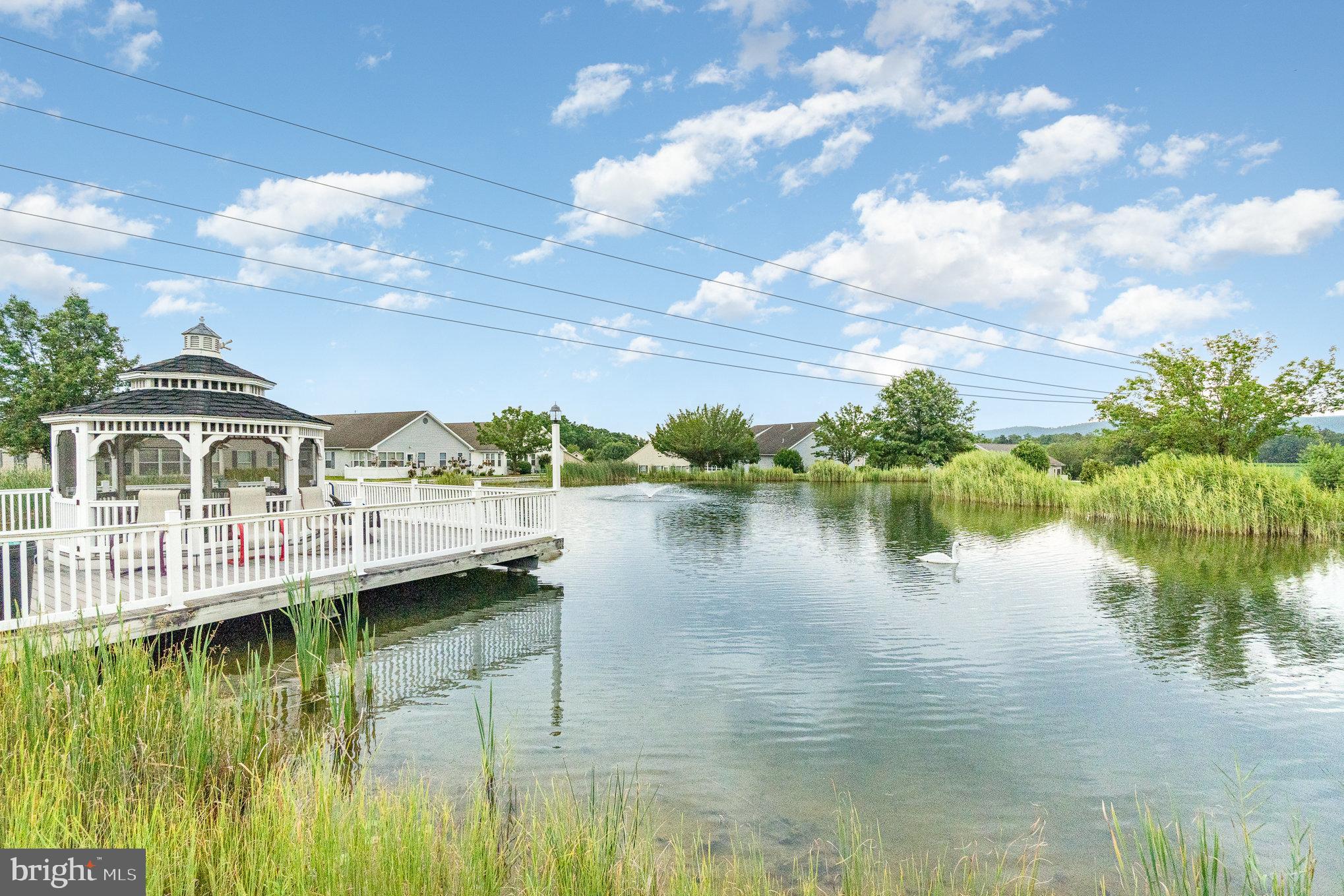 COUNTRY MANOR - Residential