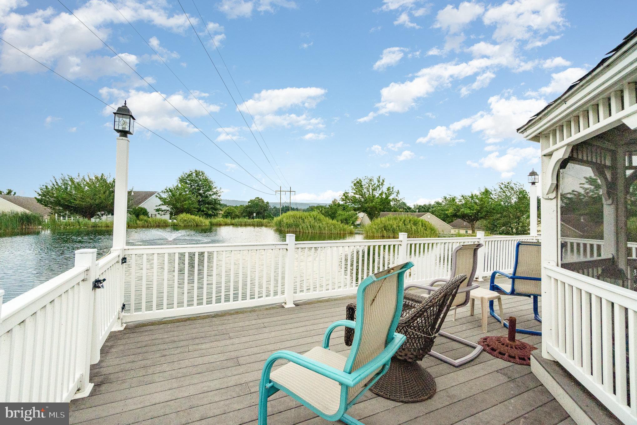 COUNTRY MANOR - Residential