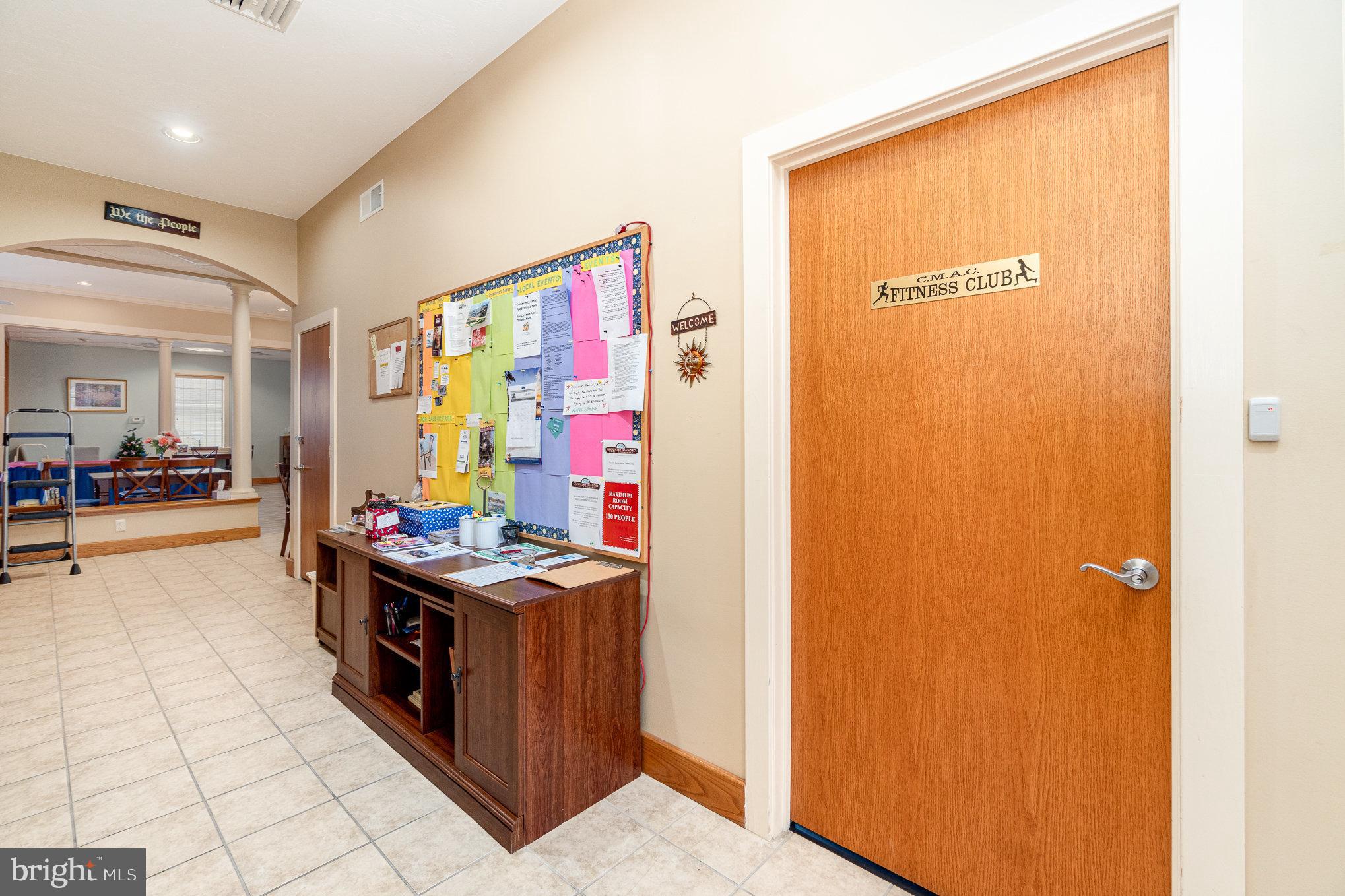 COUNTRY MANOR - Residential