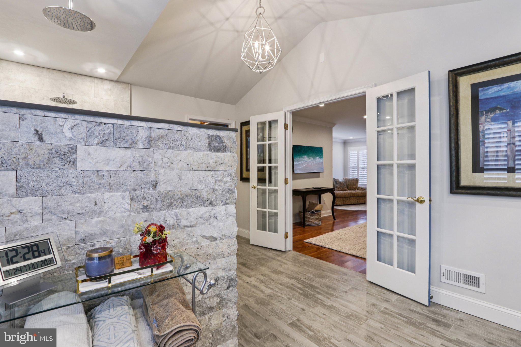 DEVONSHIRE ESTATES - Residential