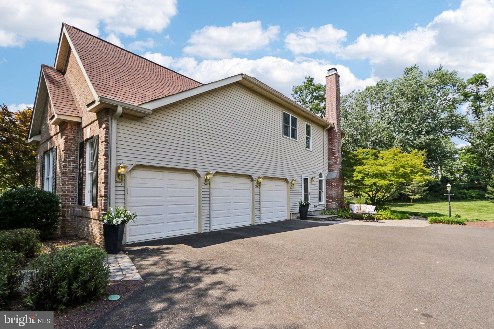 DEVONSHIRE ESTATES - Residential