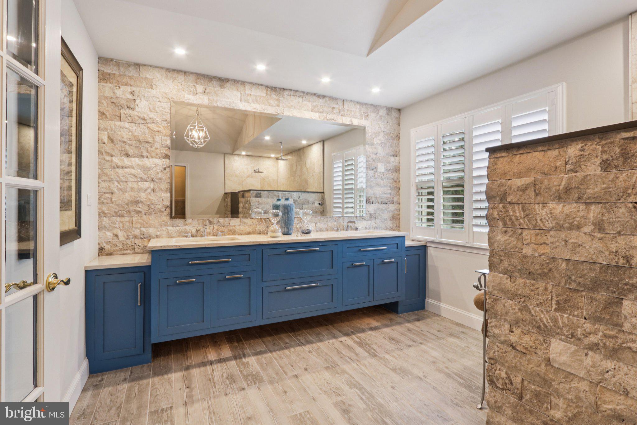 DEVONSHIRE ESTATES - Residential