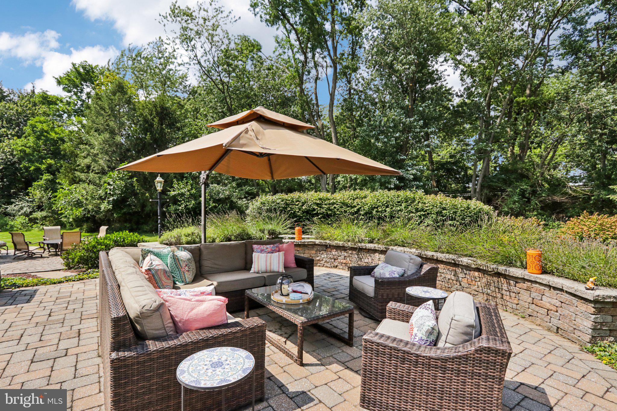 DEVONSHIRE ESTATES - Residential