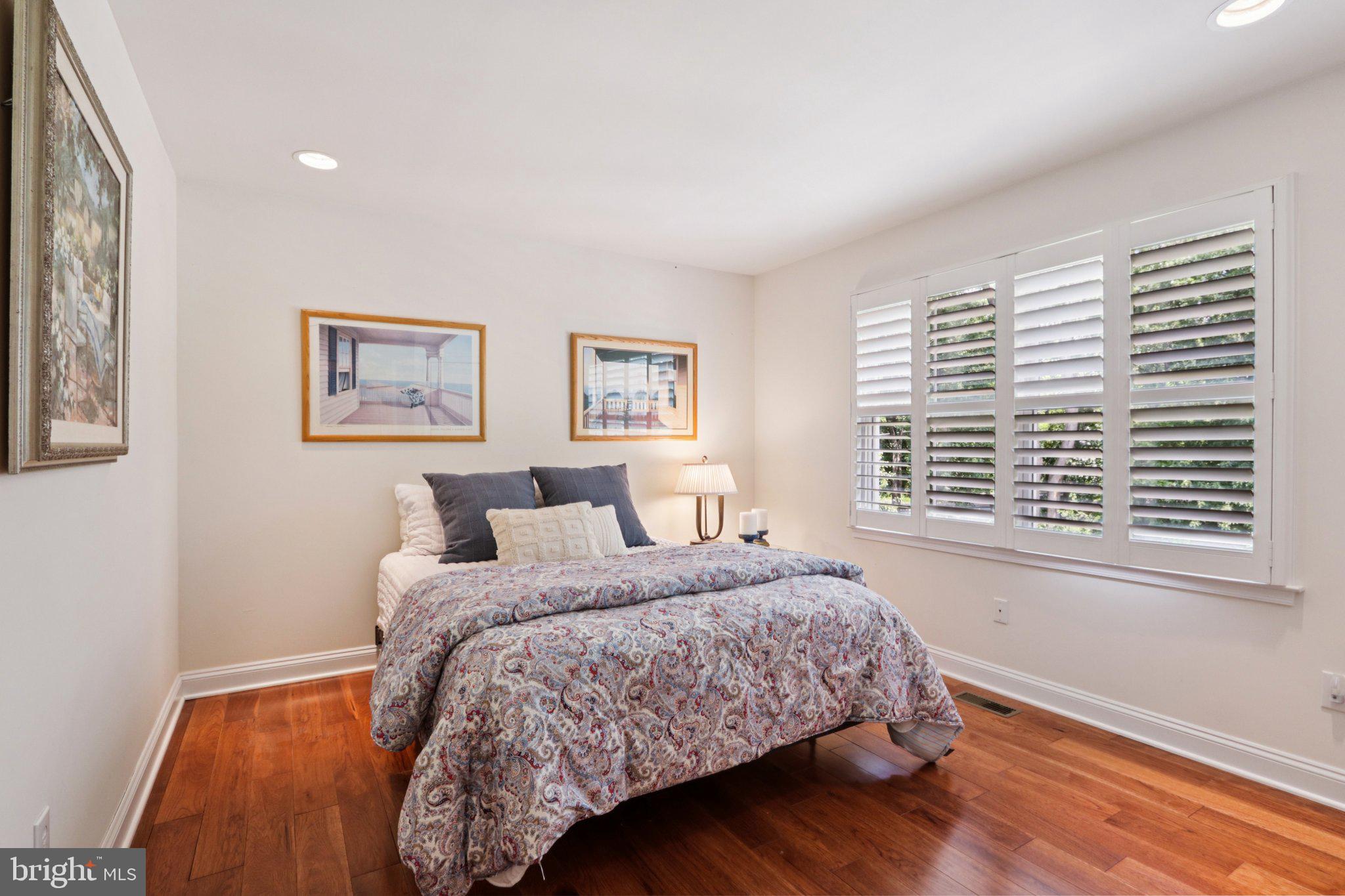 DEVONSHIRE ESTATES - Residential