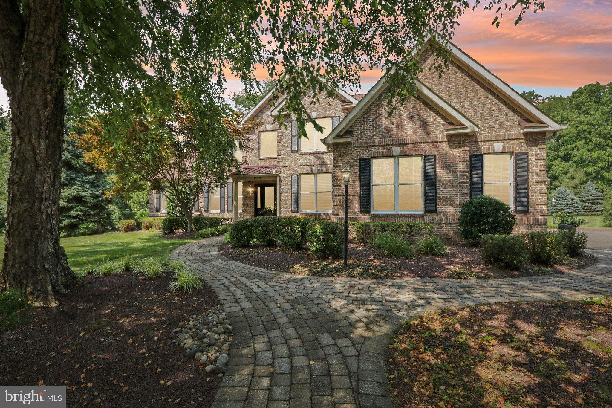 1720 JOCKEYS WAY