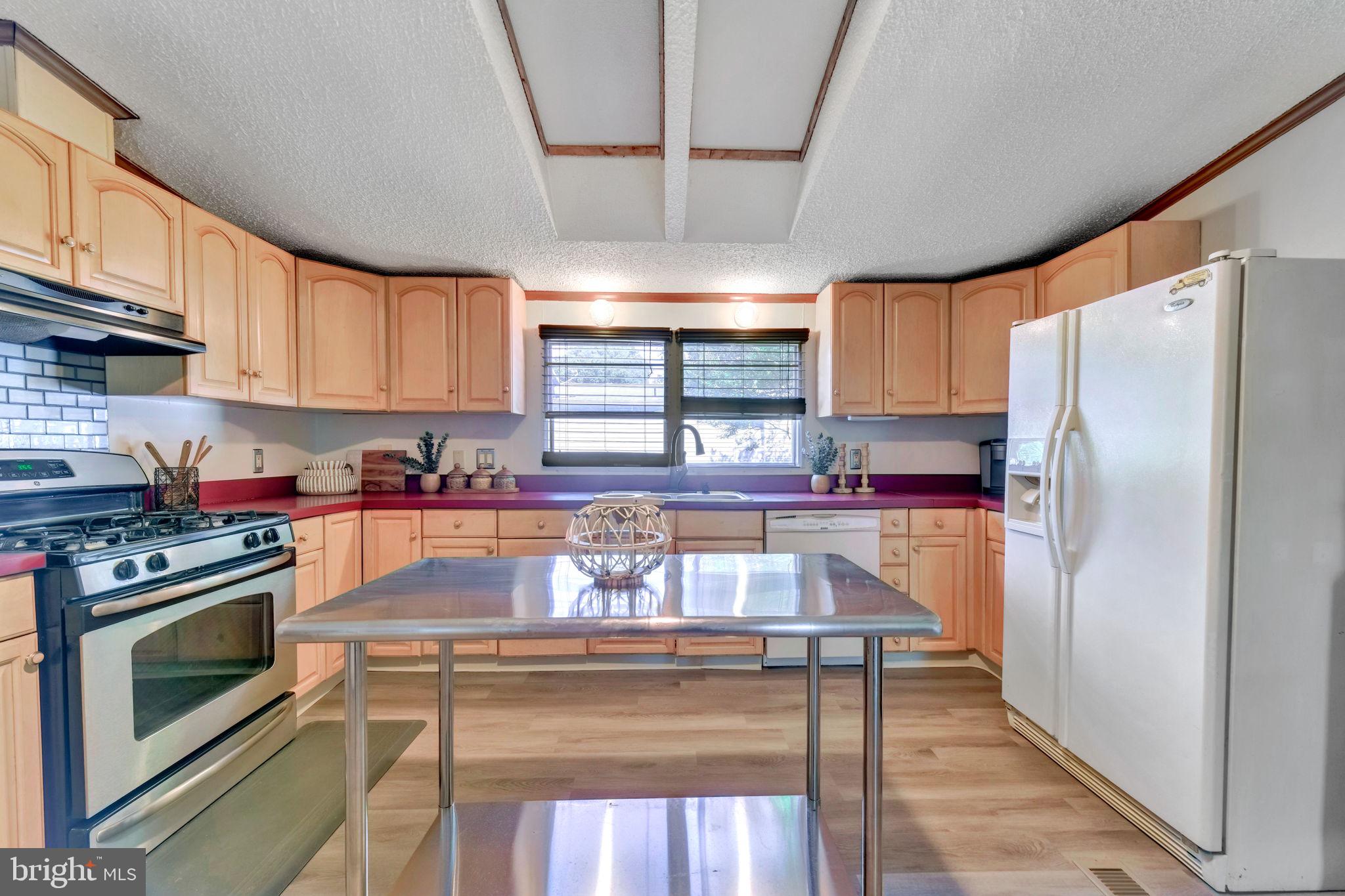 BOONES ESTATES - Residential