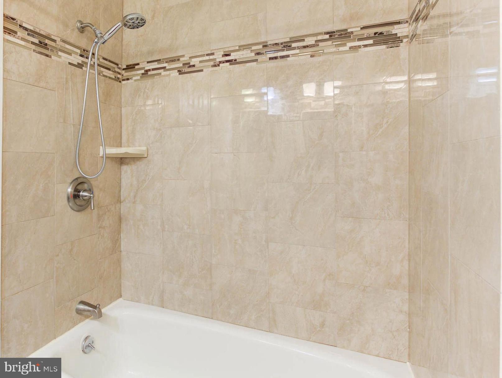 HIGHLAND STONE - Residential Lease