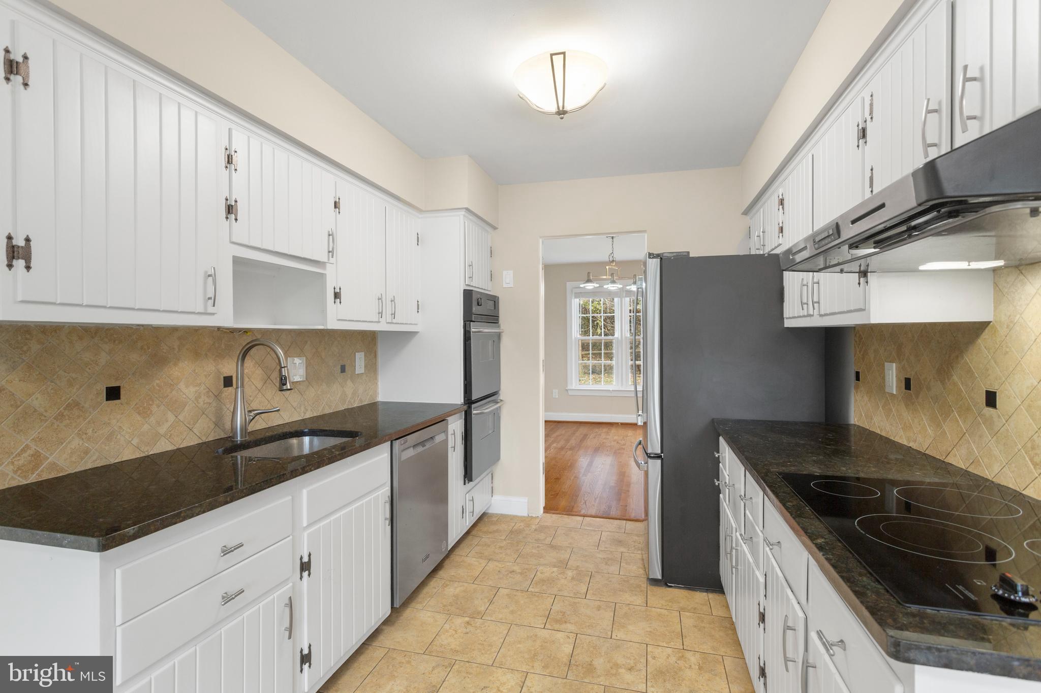 HIGHLAND STONE - Residential Lease