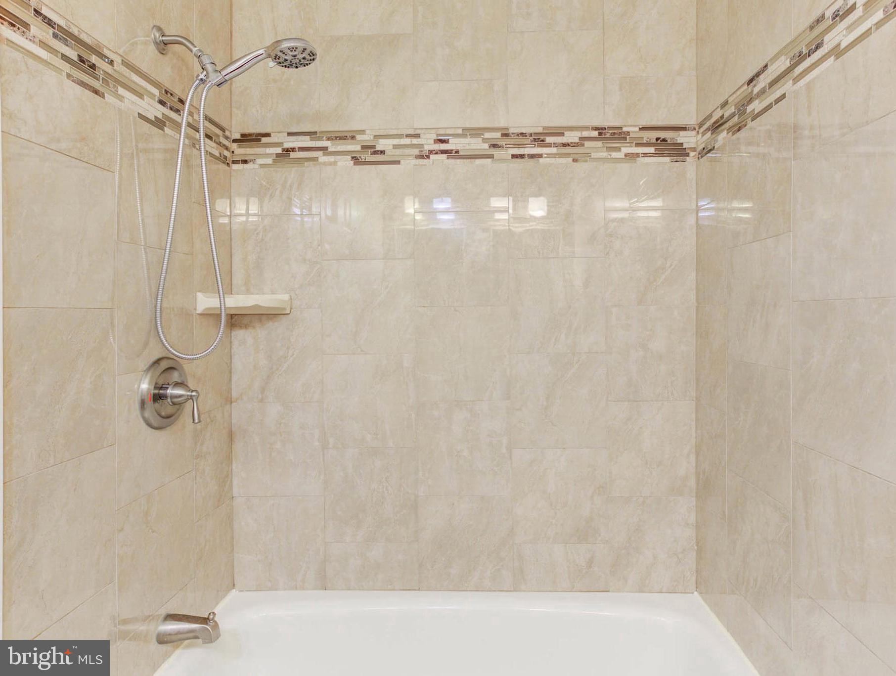 HIGHLAND STONE - Residential Lease