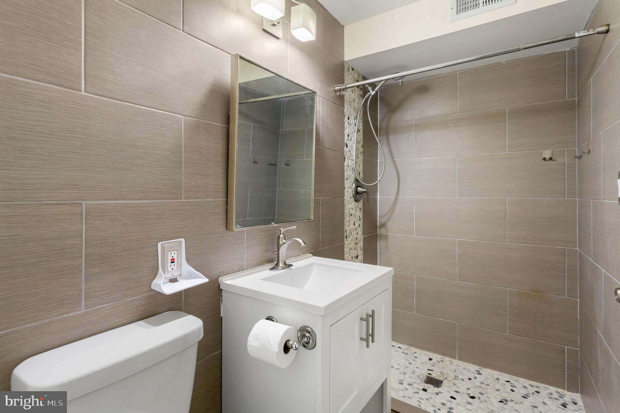 HIGHLAND STONE - Residential Lease