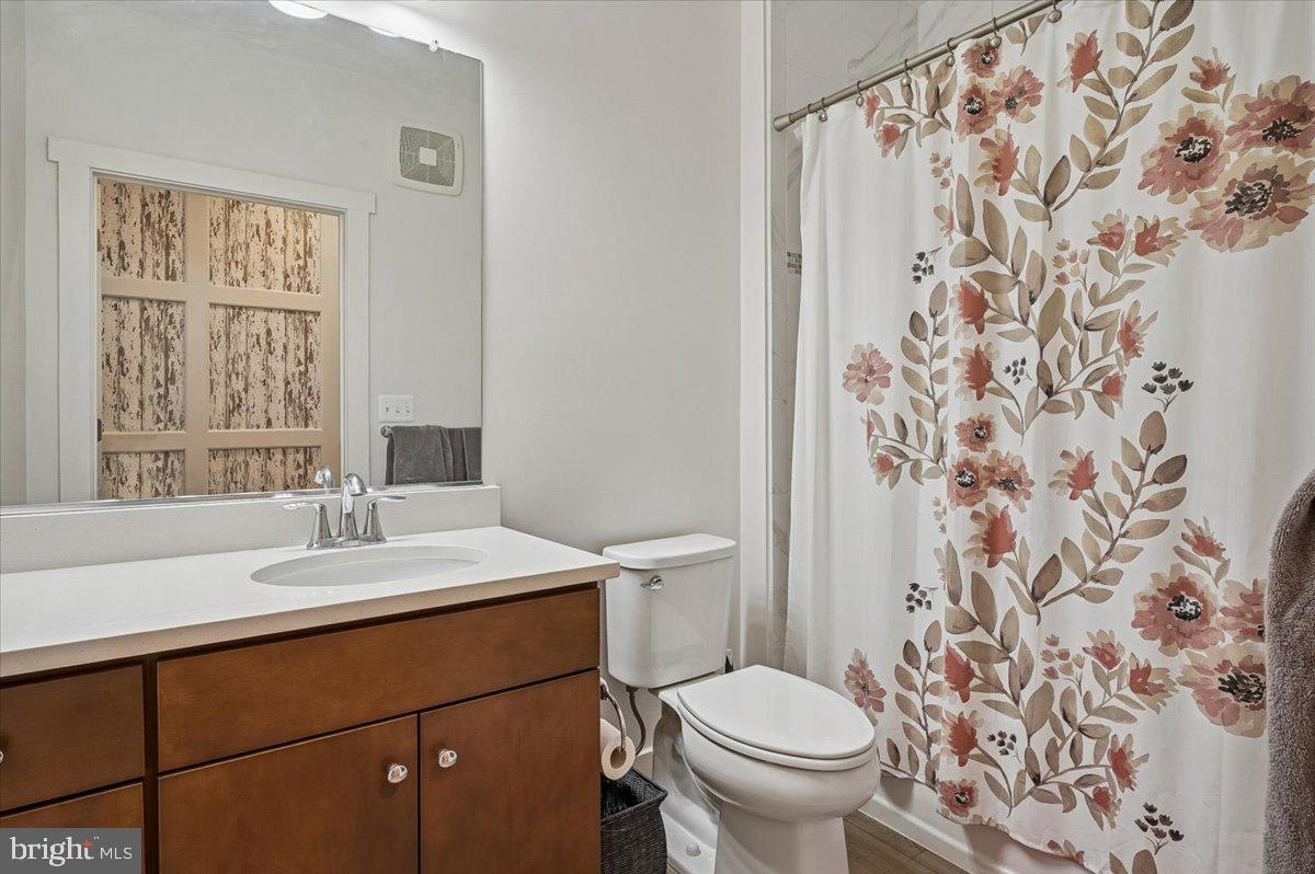 FOUR SEASONS AT KENT ISLAND - Residential