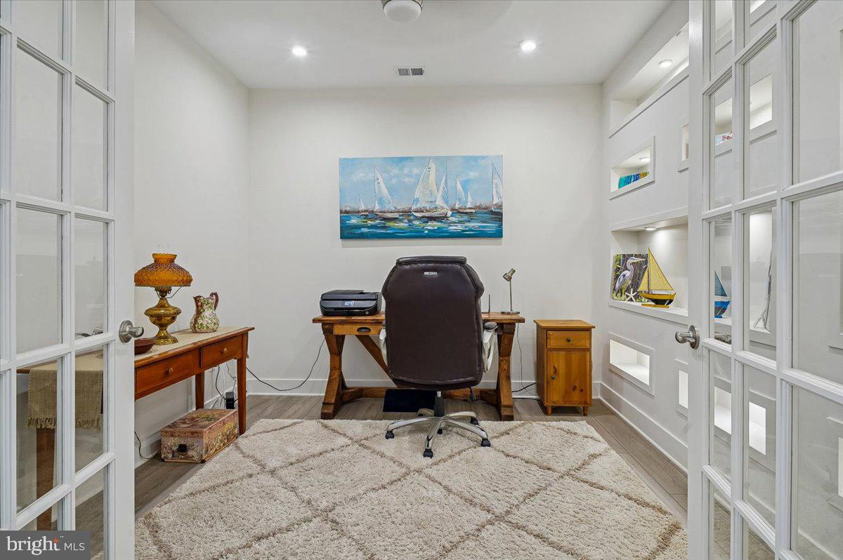 FOUR SEASONS AT KENT ISLAND - Residential