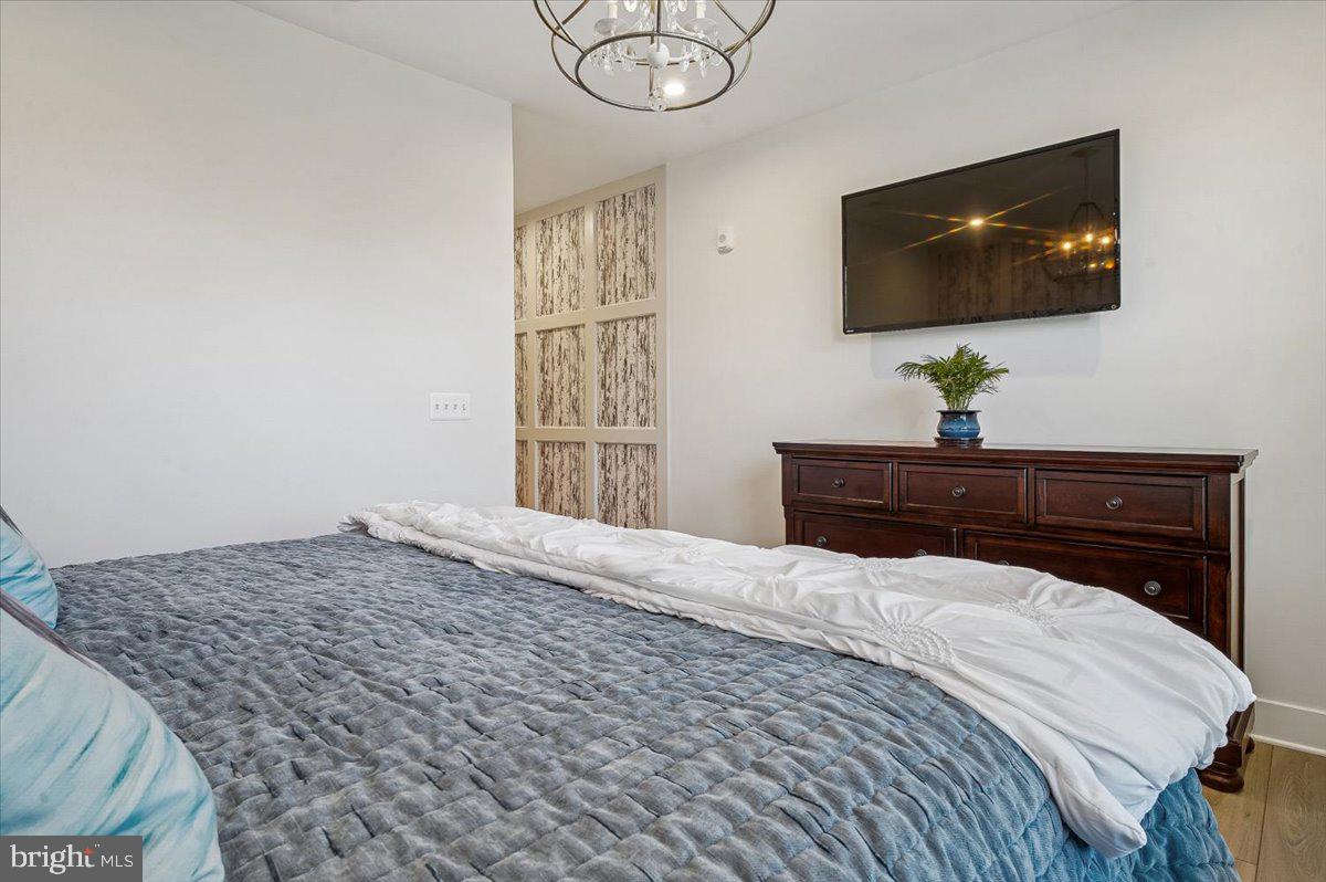 FOUR SEASONS AT KENT ISLAND - Residential