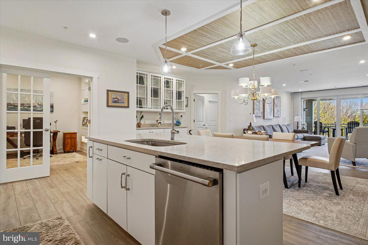 FOUR SEASONS AT KENT ISLAND - Residential