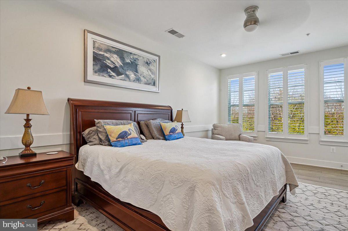 FOUR SEASONS AT KENT ISLAND - Residential