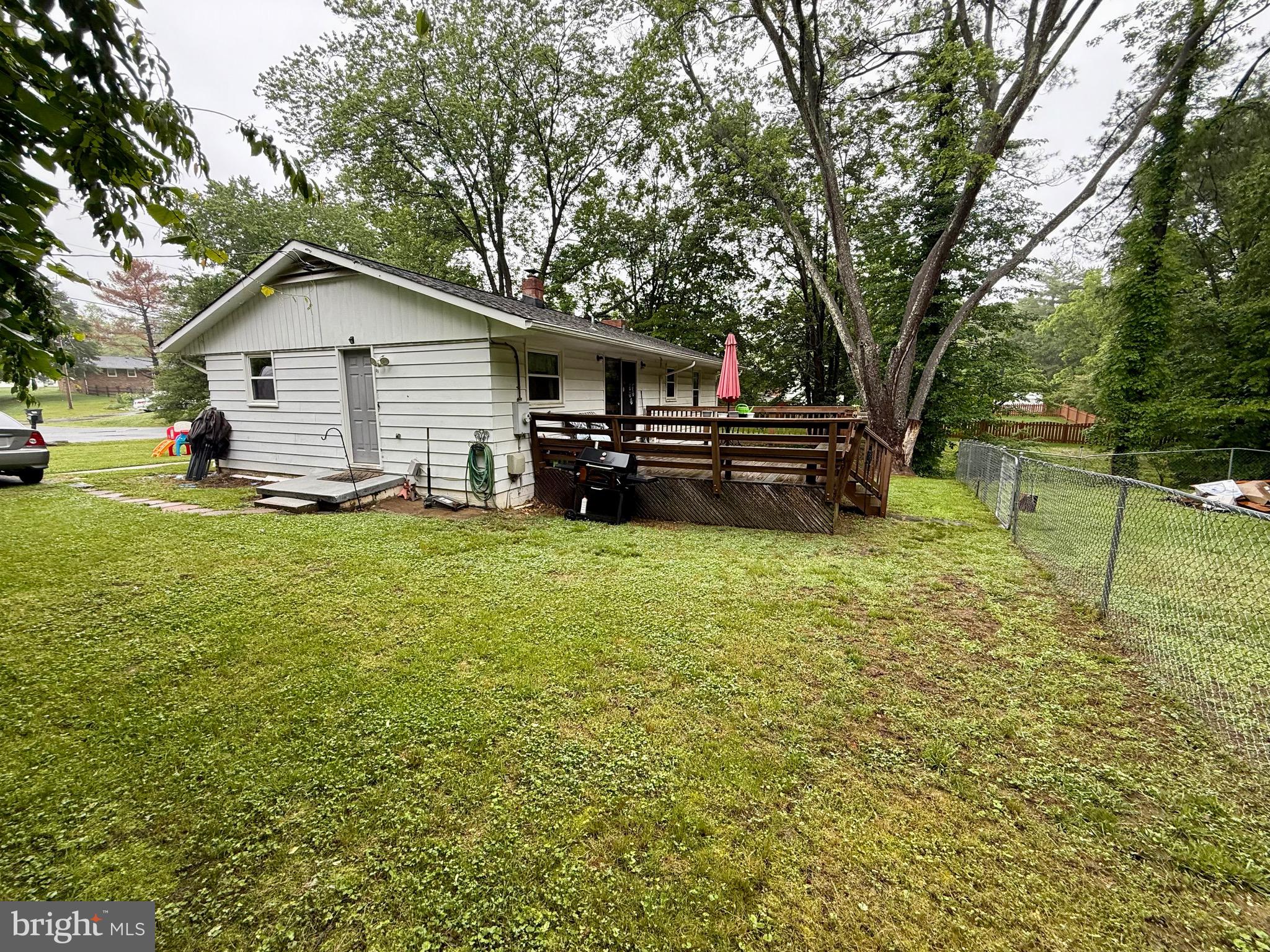 208 PECAN LANE