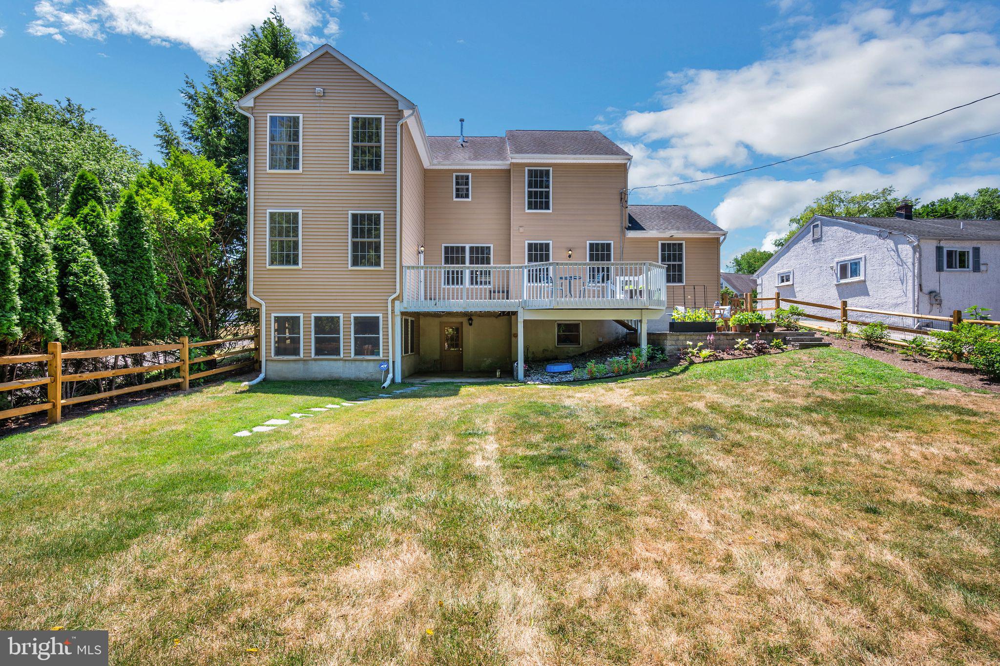 AMBLER HOUSE - Residential