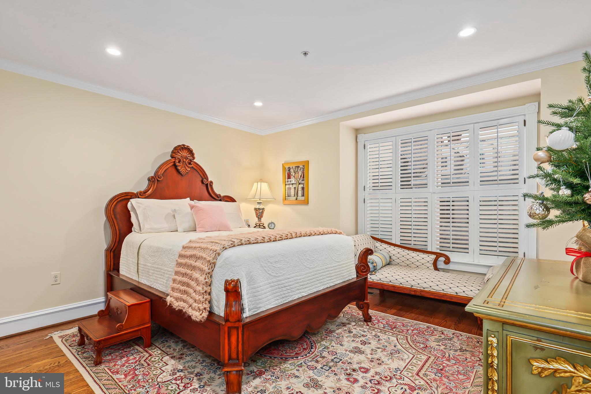 BACKYARD BOATS - Residential