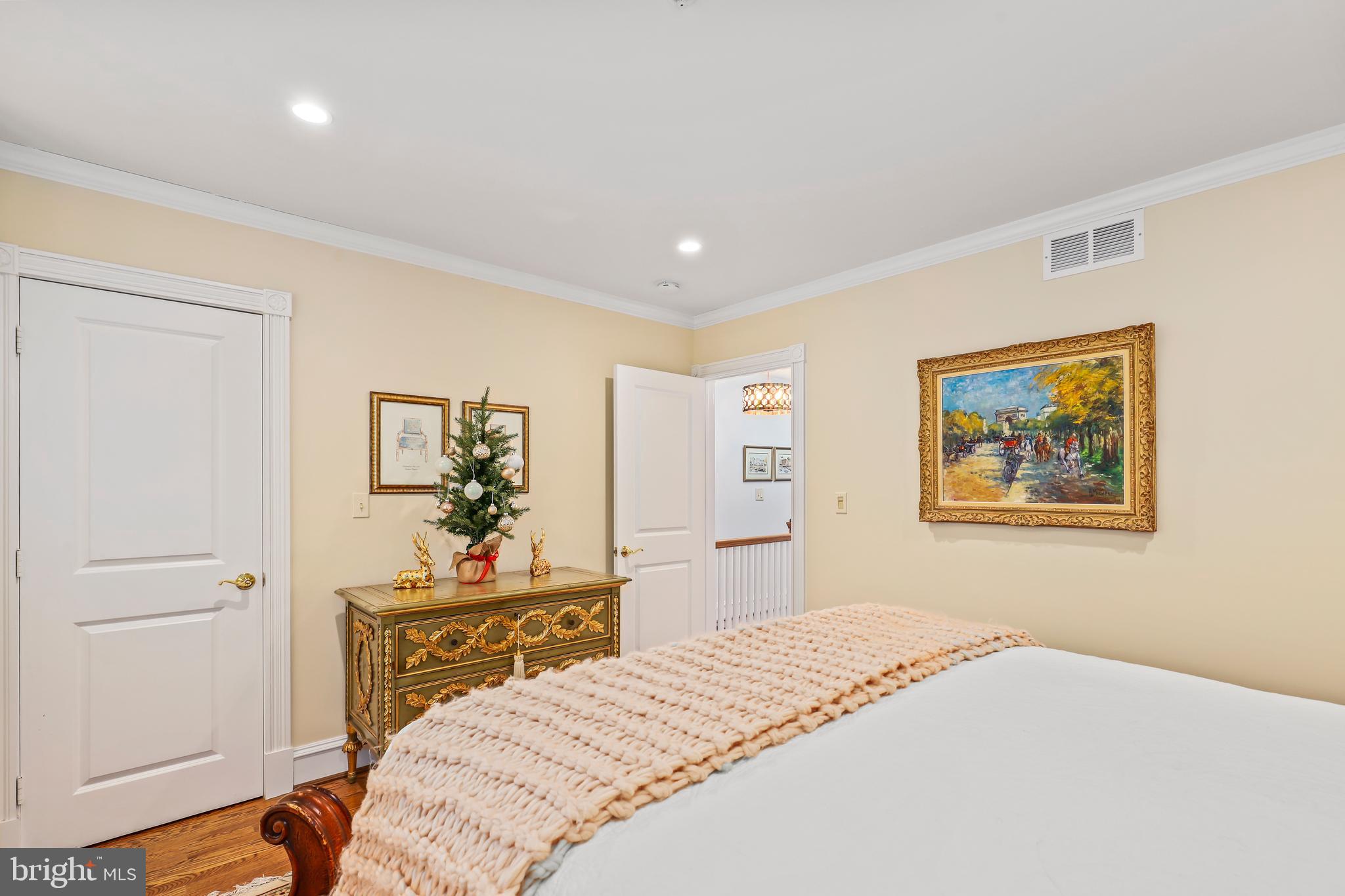 BACKYARD BOATS - Residential