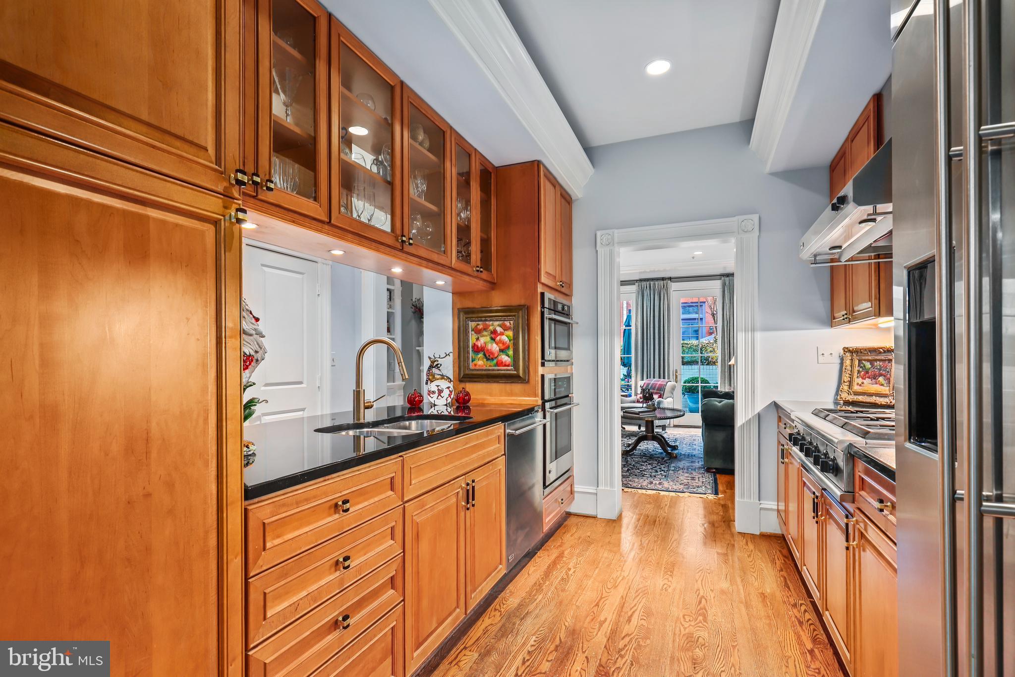 BACKYARD BOATS - Residential