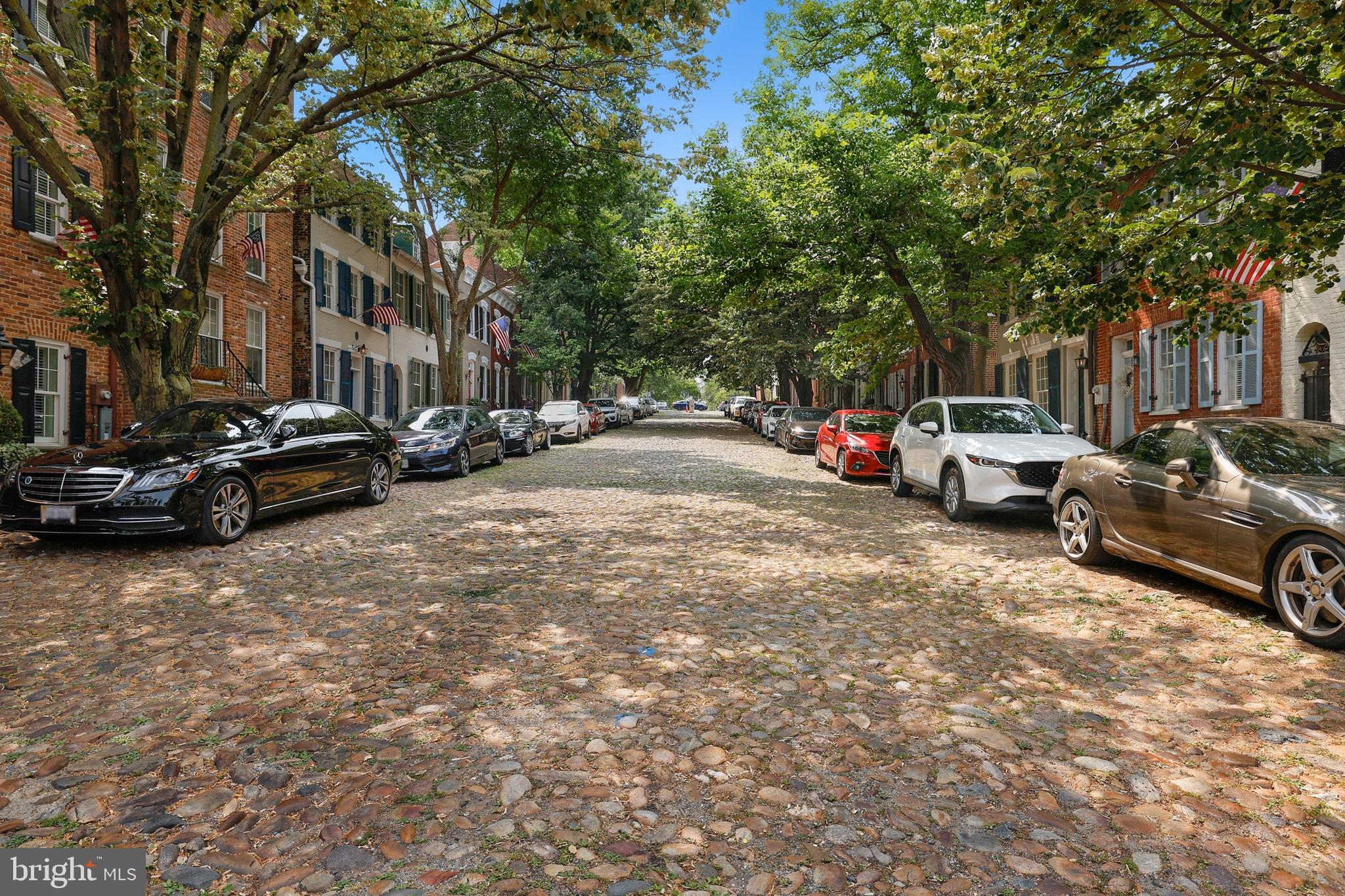 BACKYARD BOATS - Residential