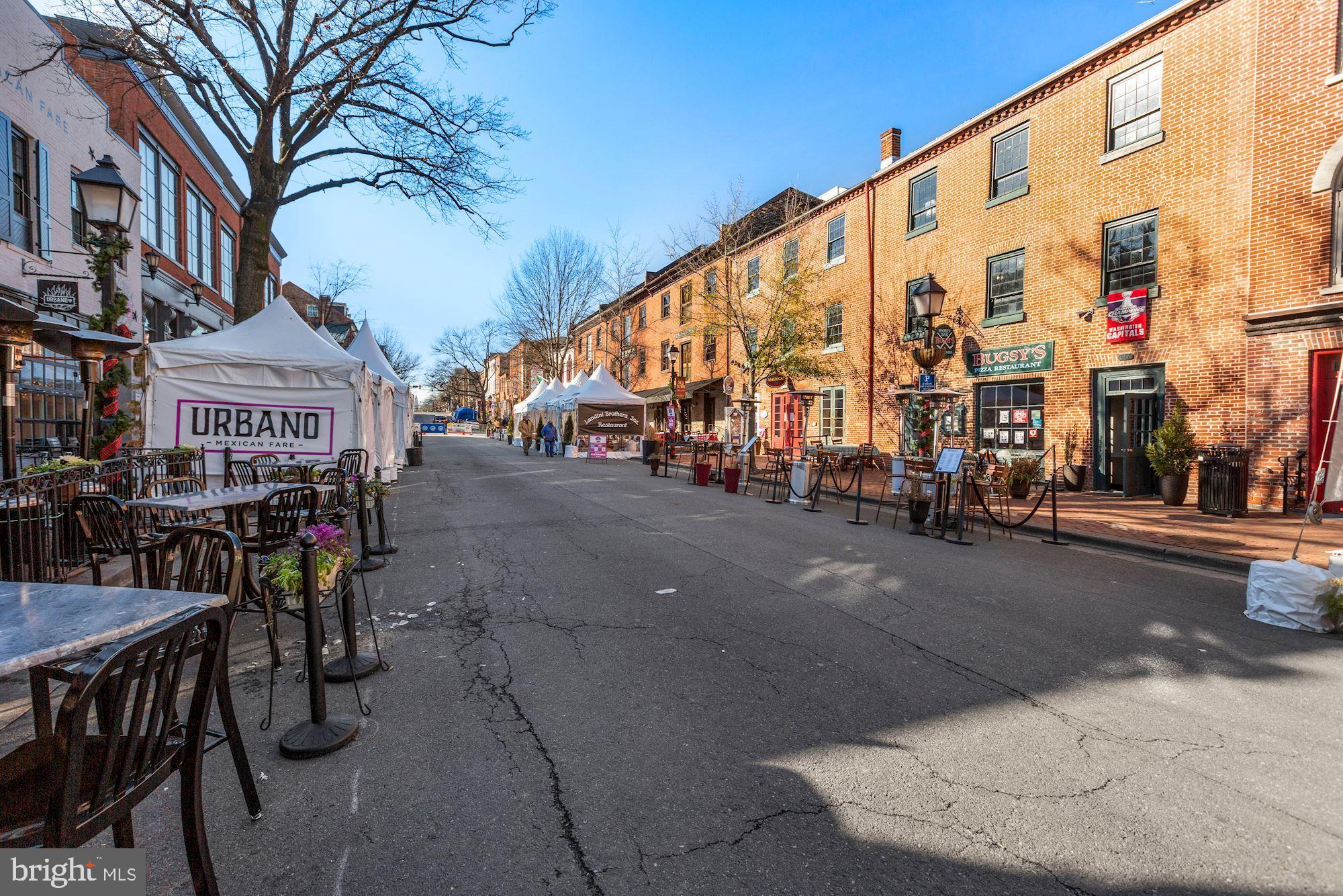 BACKYARD BOATS - Residential