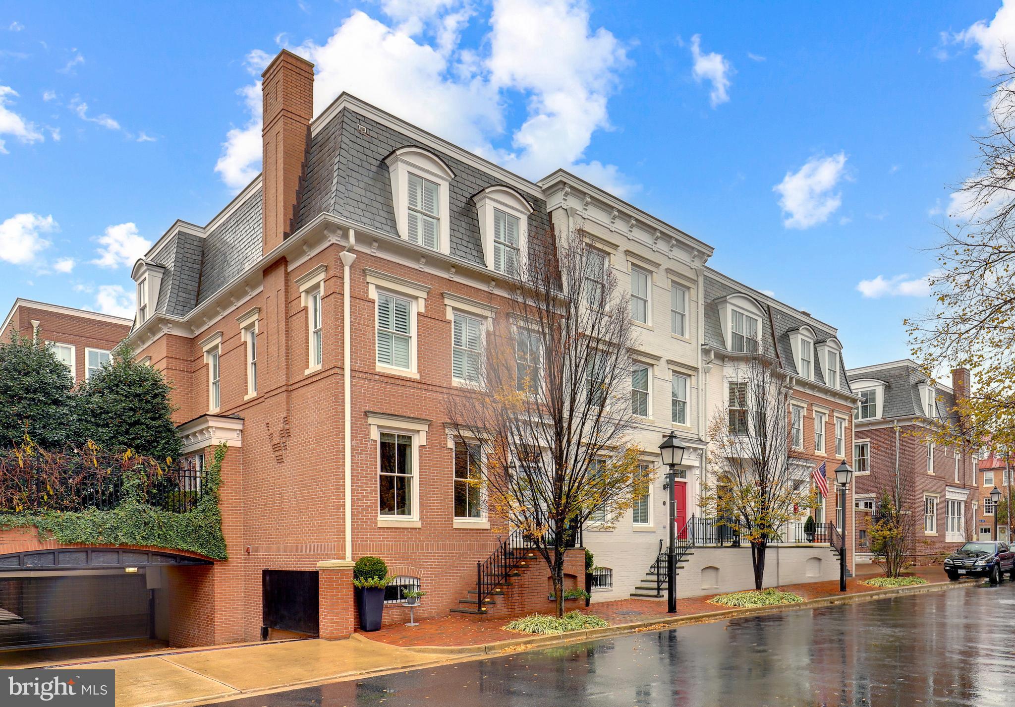 BACKYARD BOATS - Residential