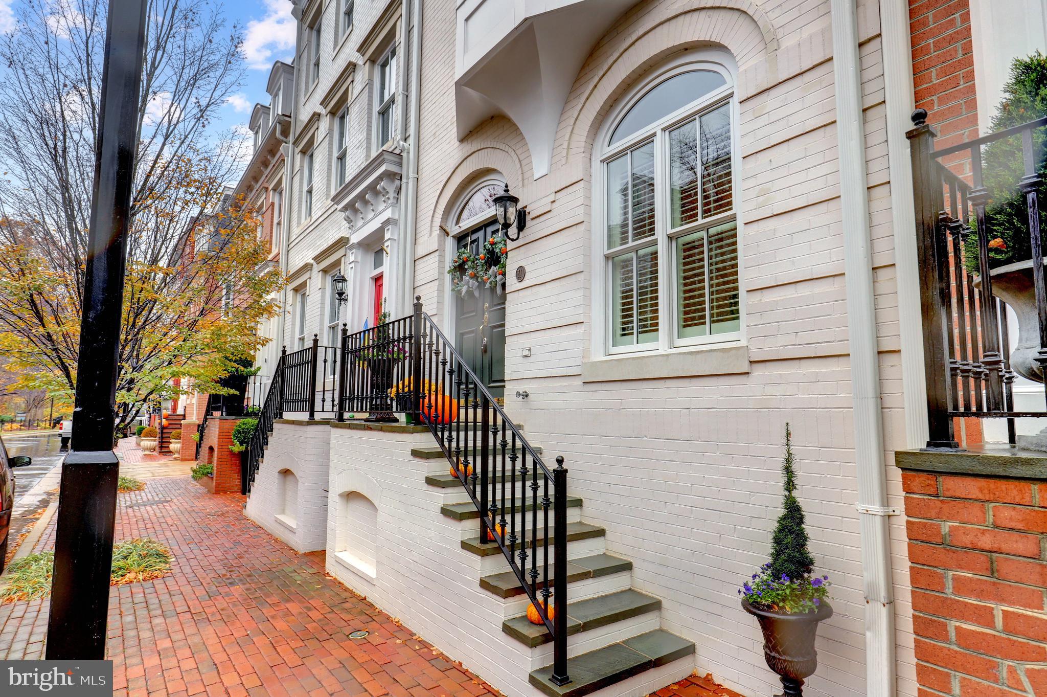 BACKYARD BOATS - Residential