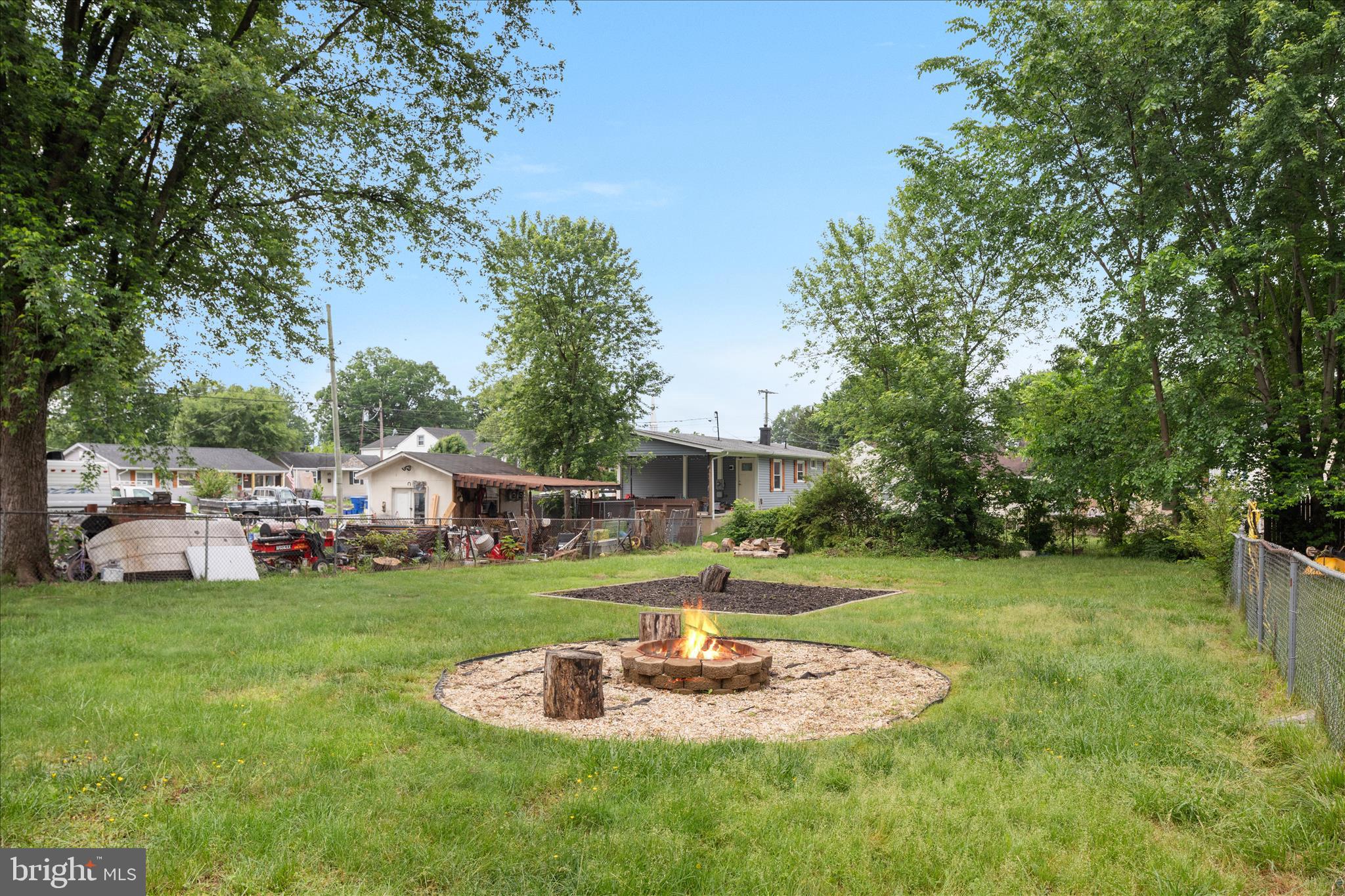 ROYAL VILLAGE - Residential