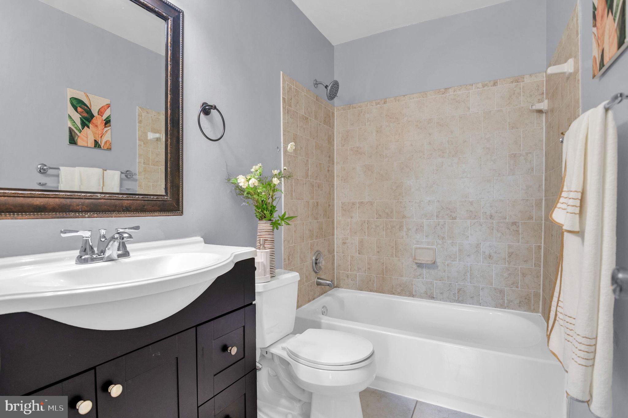 LEE OVERLOOK - Residential