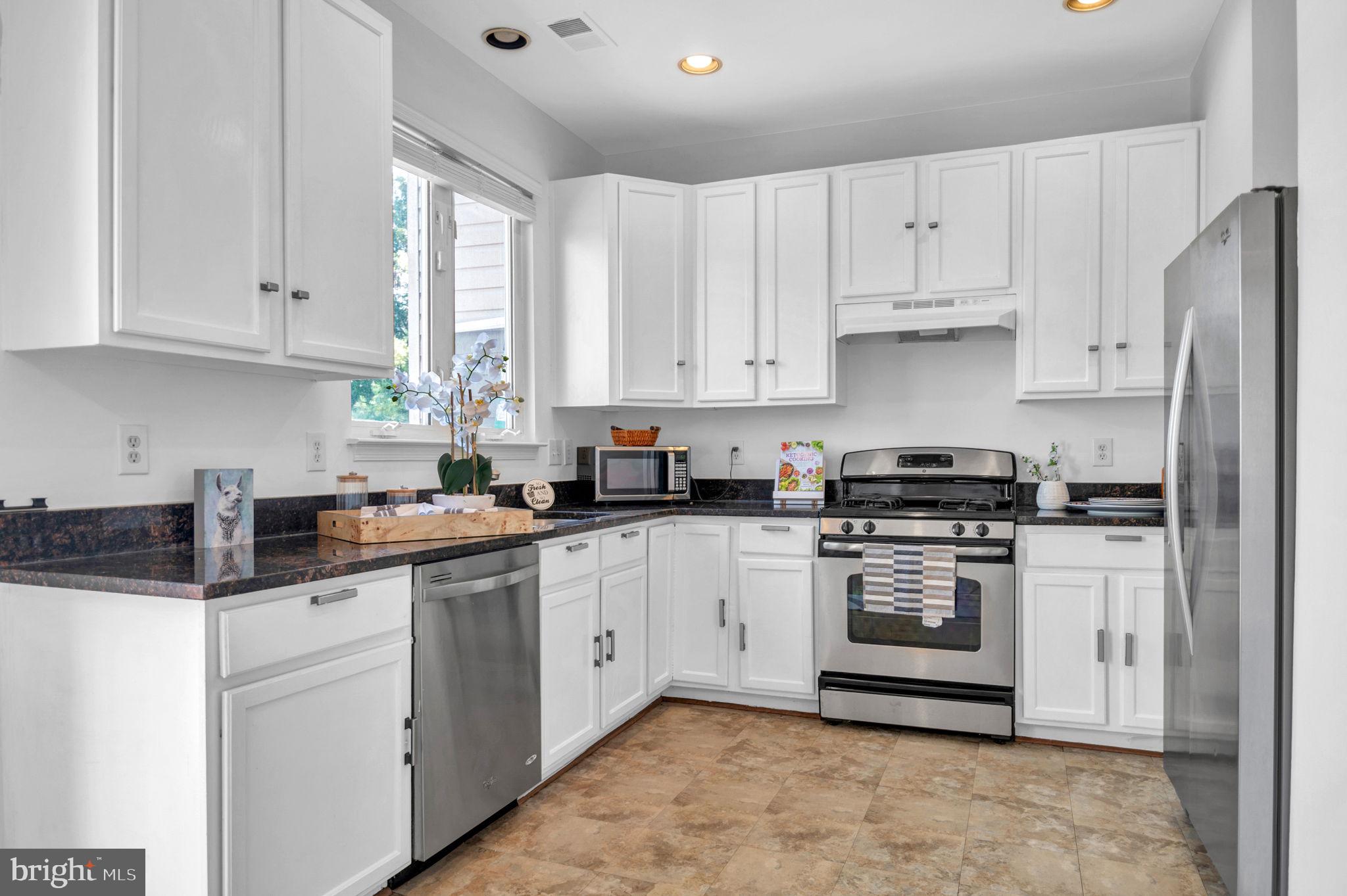 LEE OVERLOOK - Residential