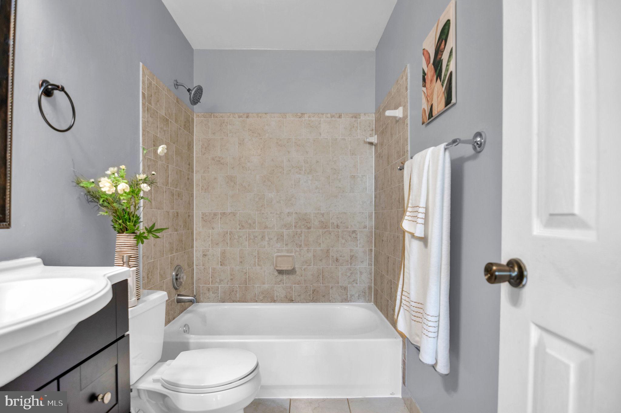 LEE OVERLOOK - Residential