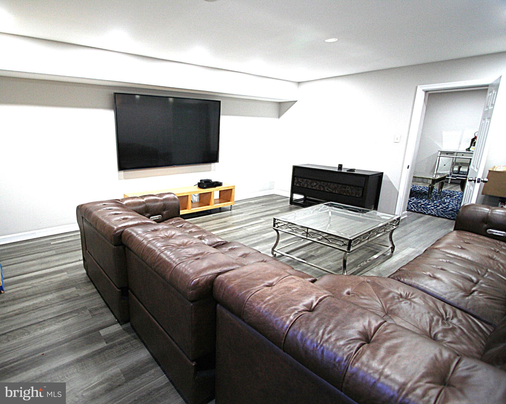 COLESVILLE VILLAGE - Residential