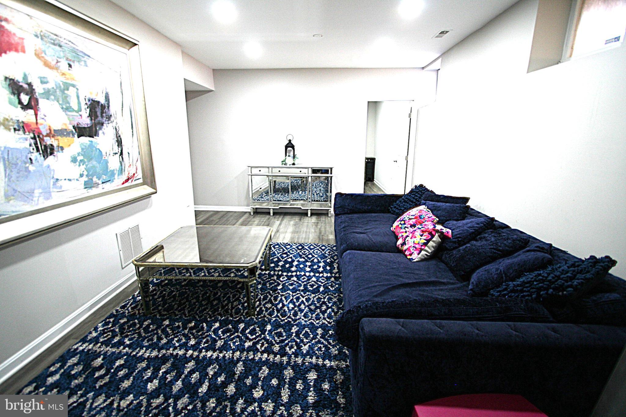 COLESVILLE VILLAGE - Residential