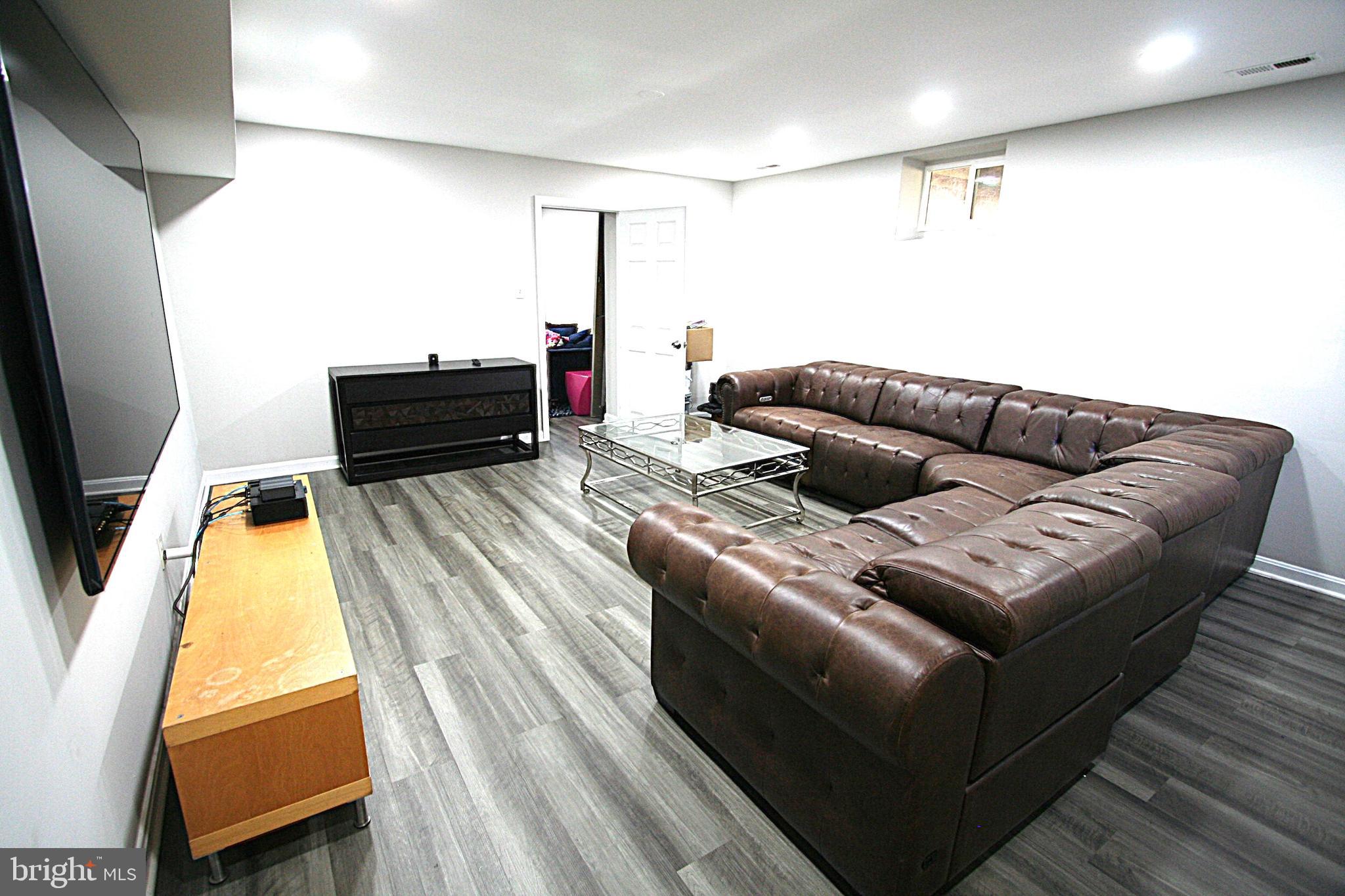 COLESVILLE VILLAGE - Residential
