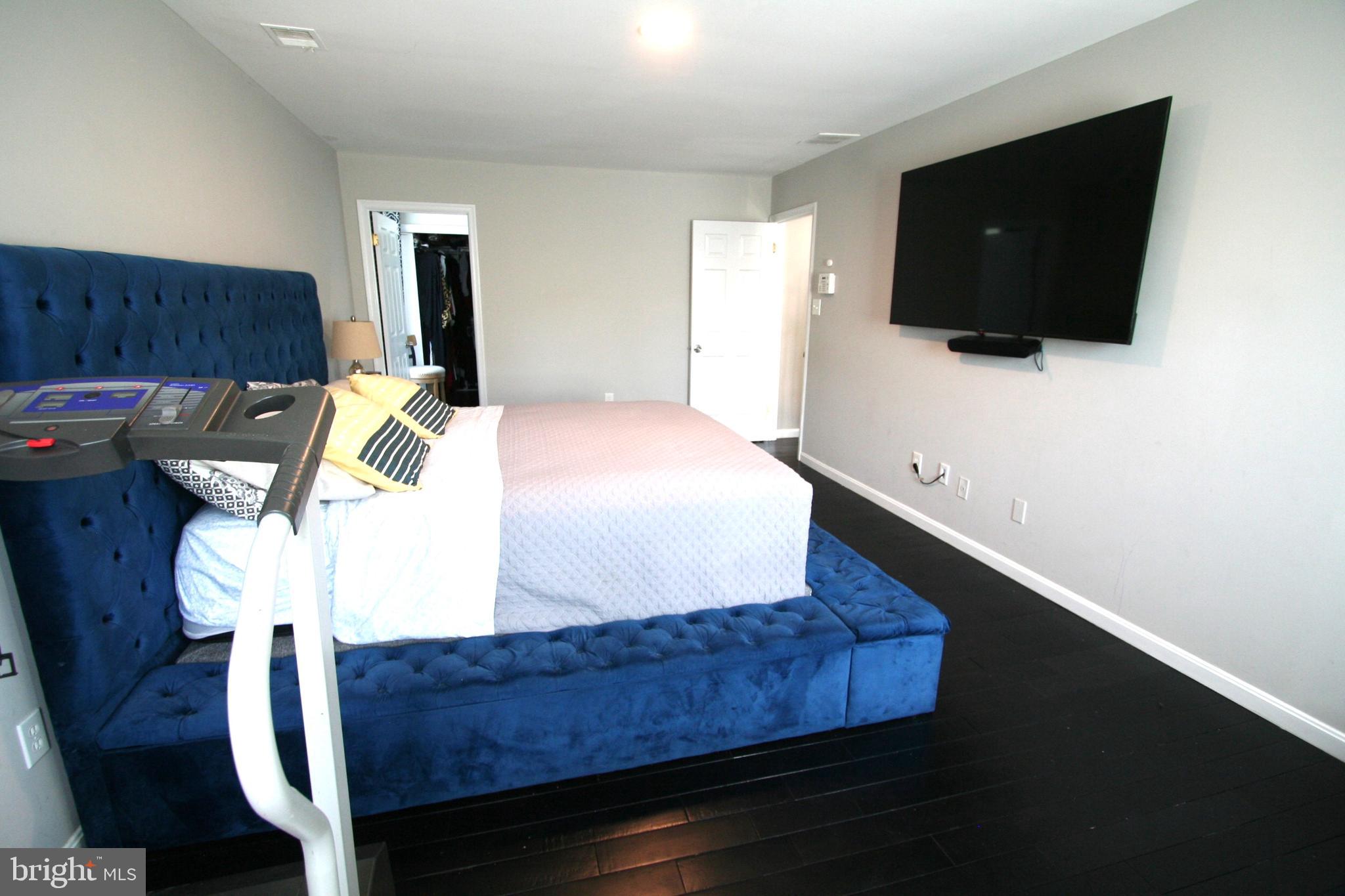 COLESVILLE VILLAGE - Residential