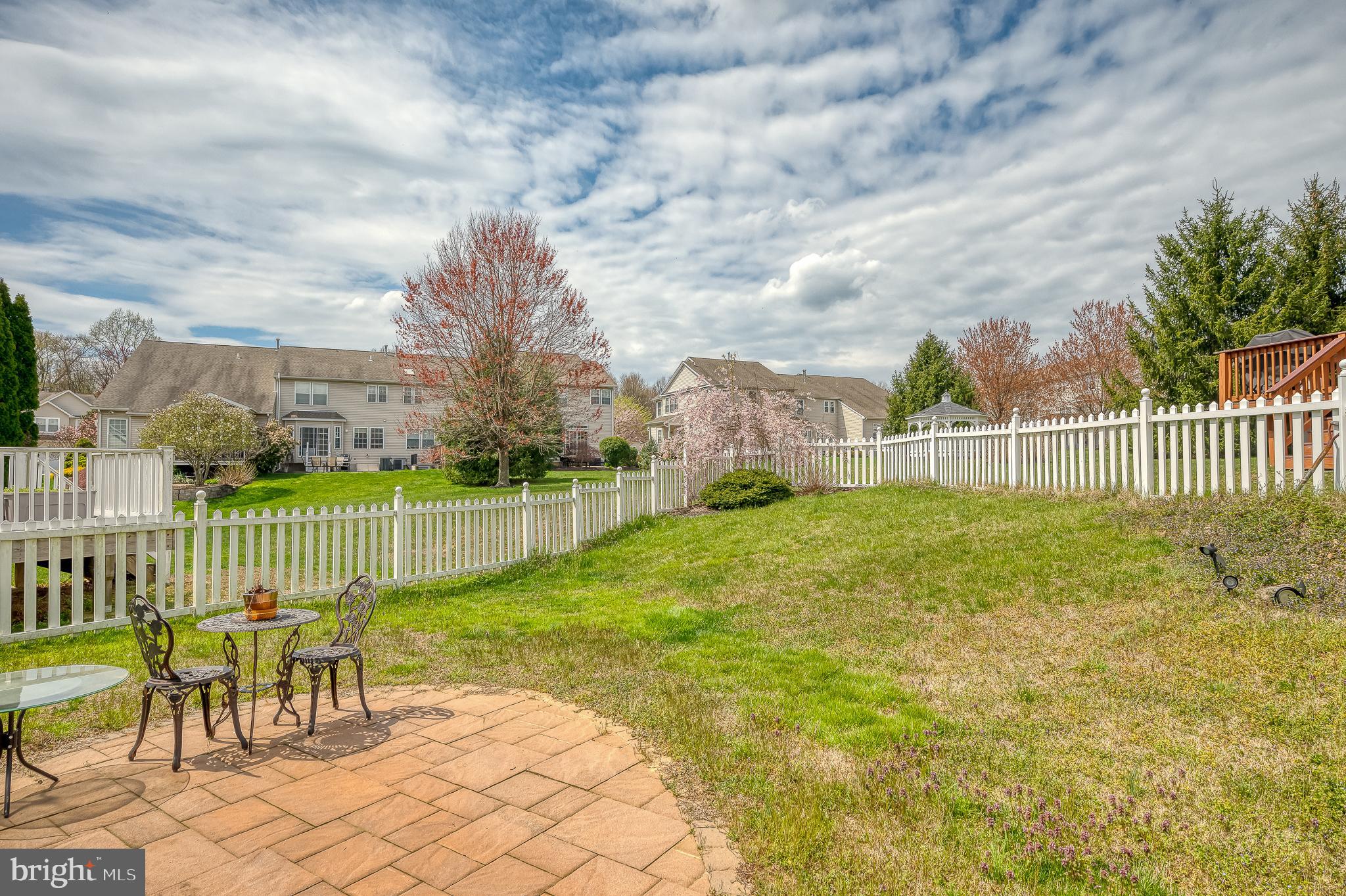 DEER SPRING - Residential
