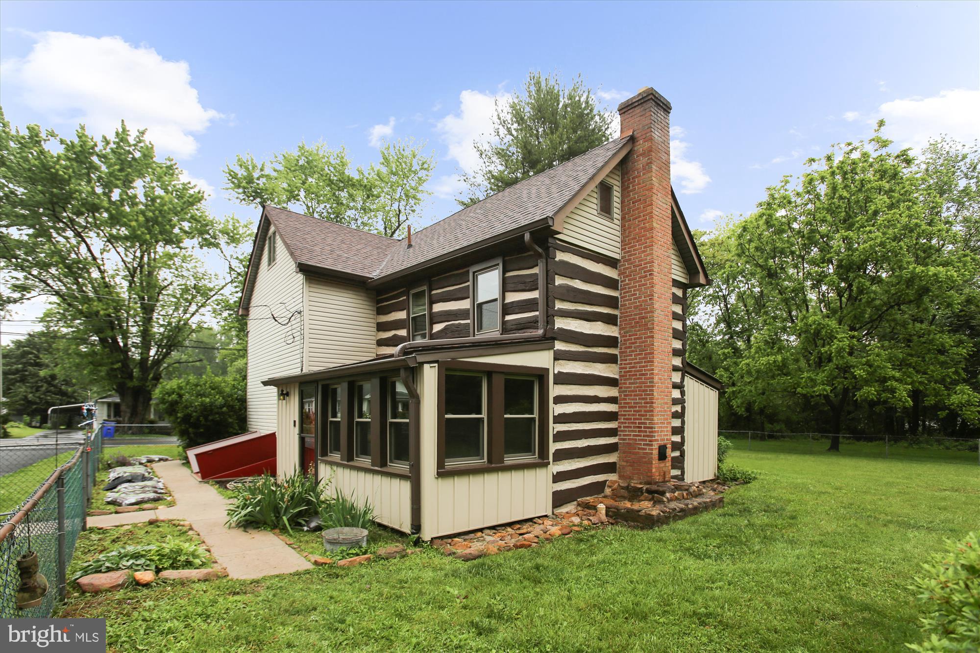 MOUNTAINDALE - Residential