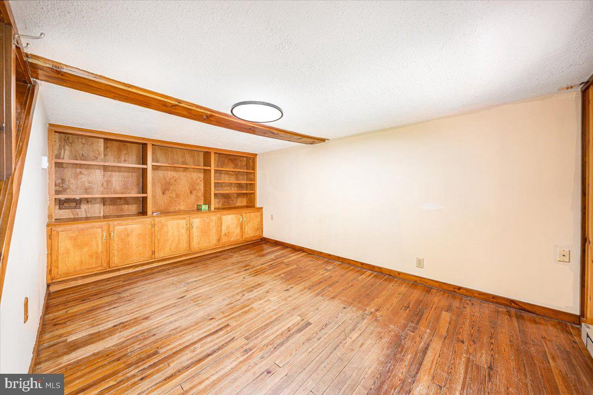 MOUNTAINDALE - Residential