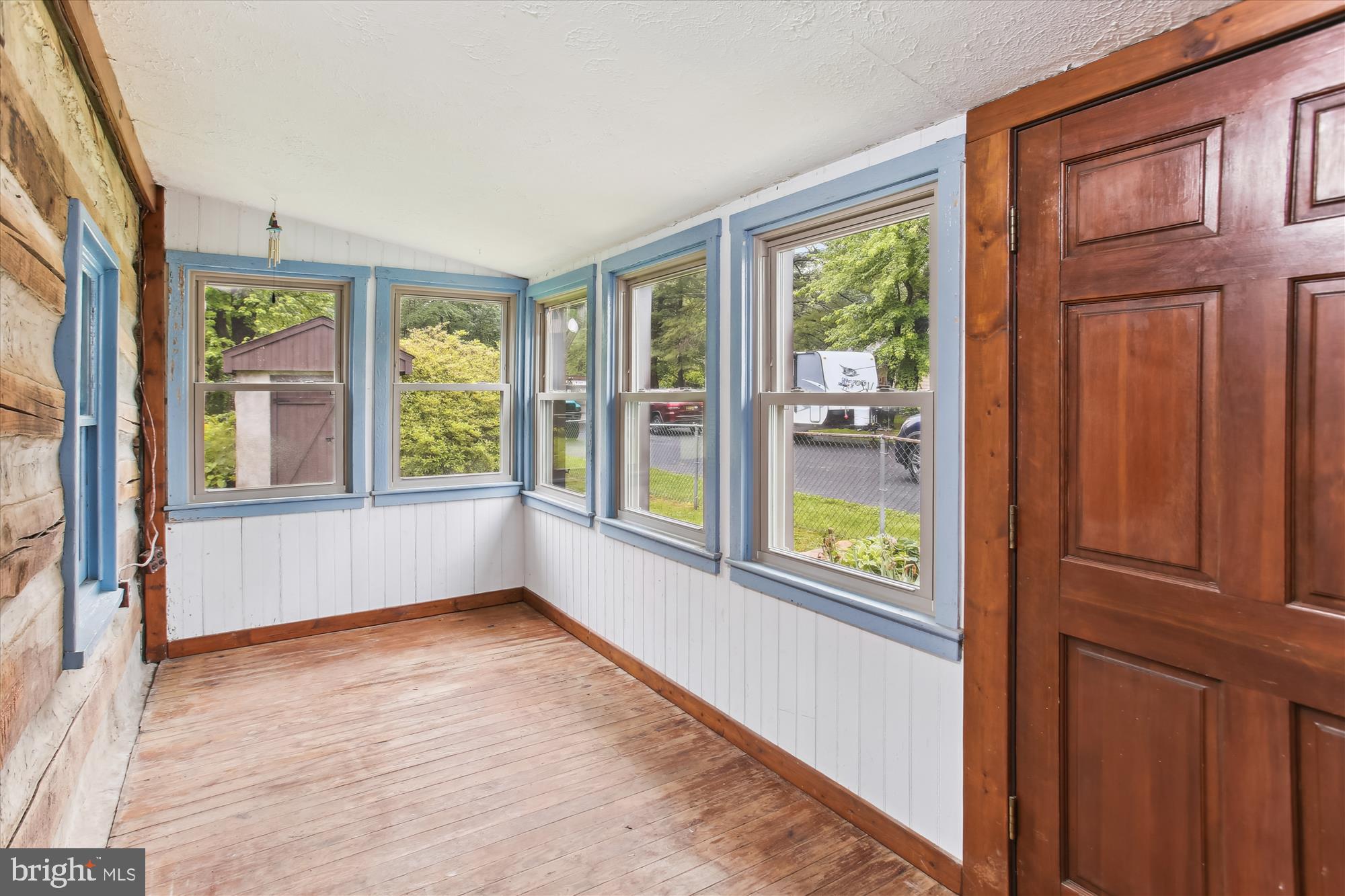 MOUNTAINDALE - Residential