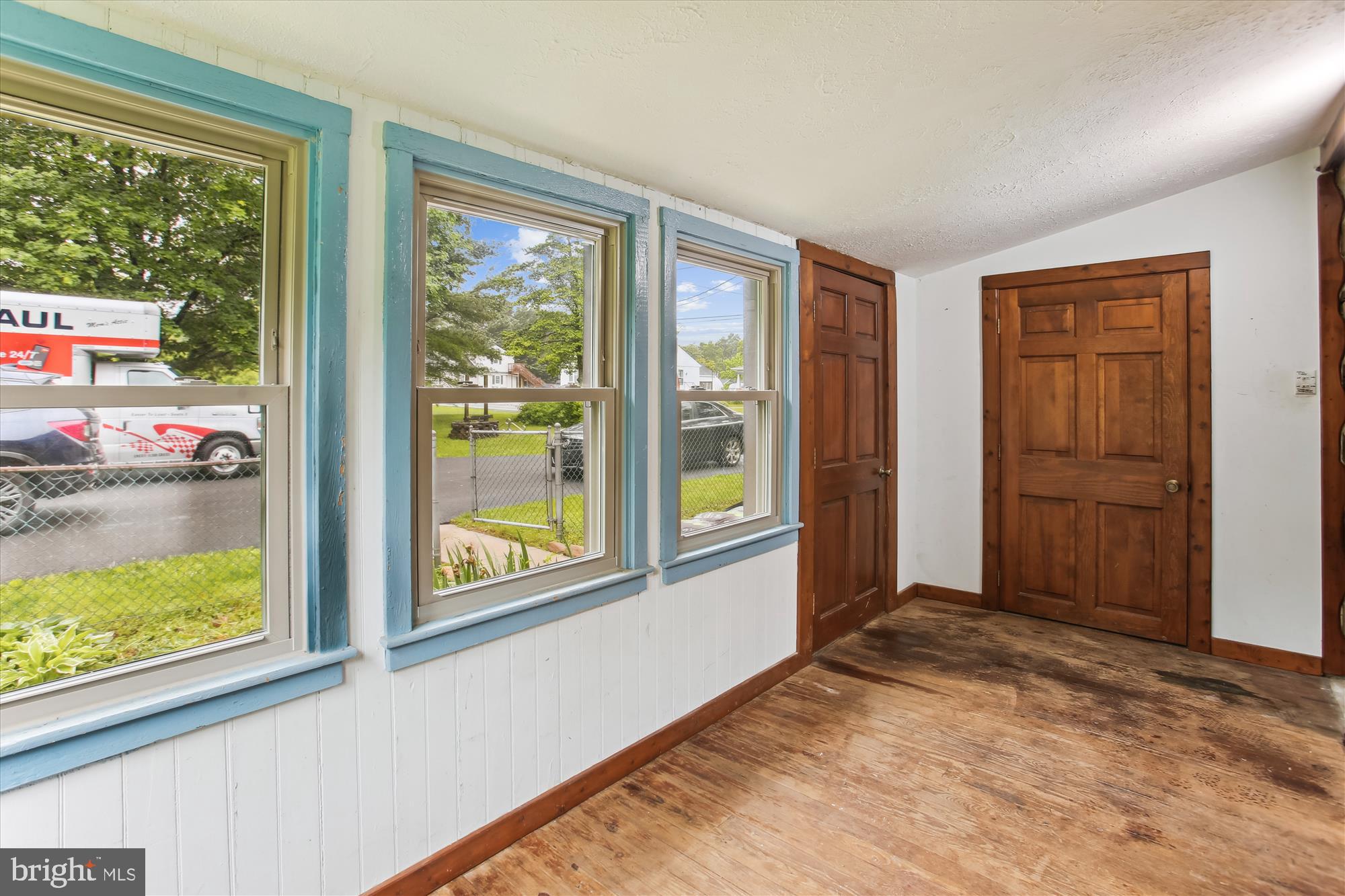 MOUNTAINDALE - Residential