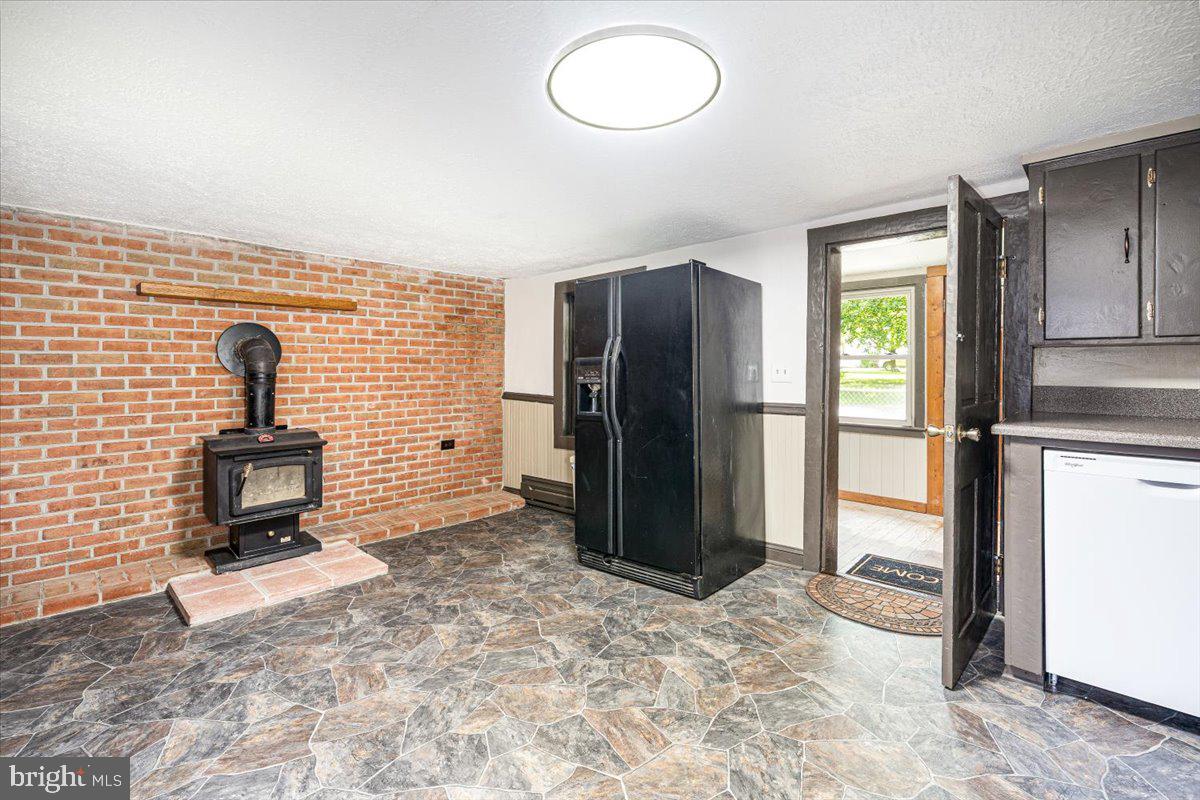 MOUNTAINDALE - Residential