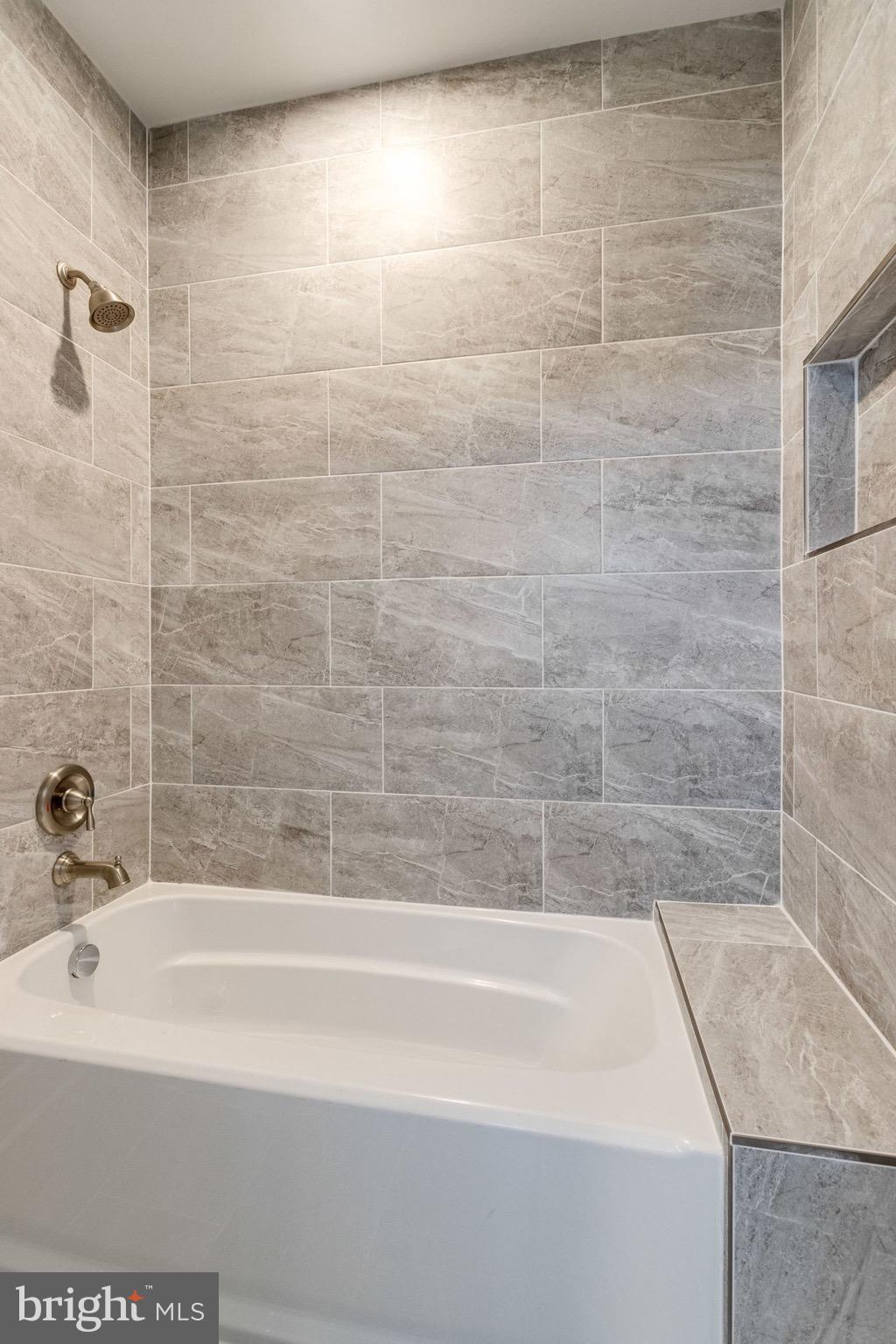 PIMMIT HILLS - Residential