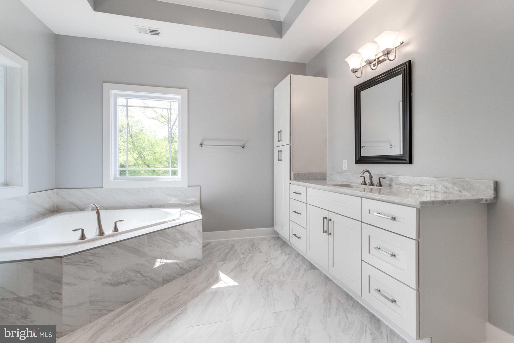 PIMMIT HILLS - Residential