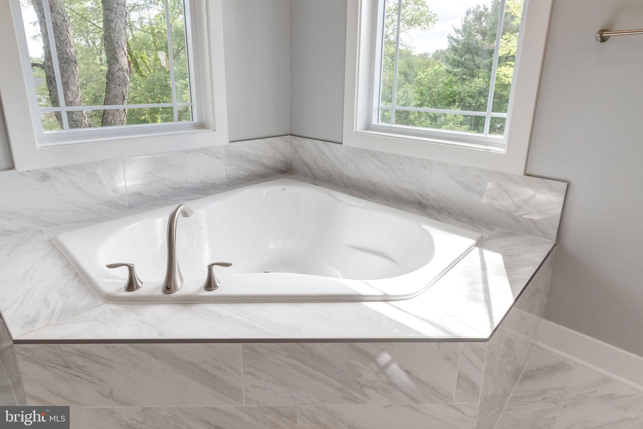 PIMMIT HILLS - Residential