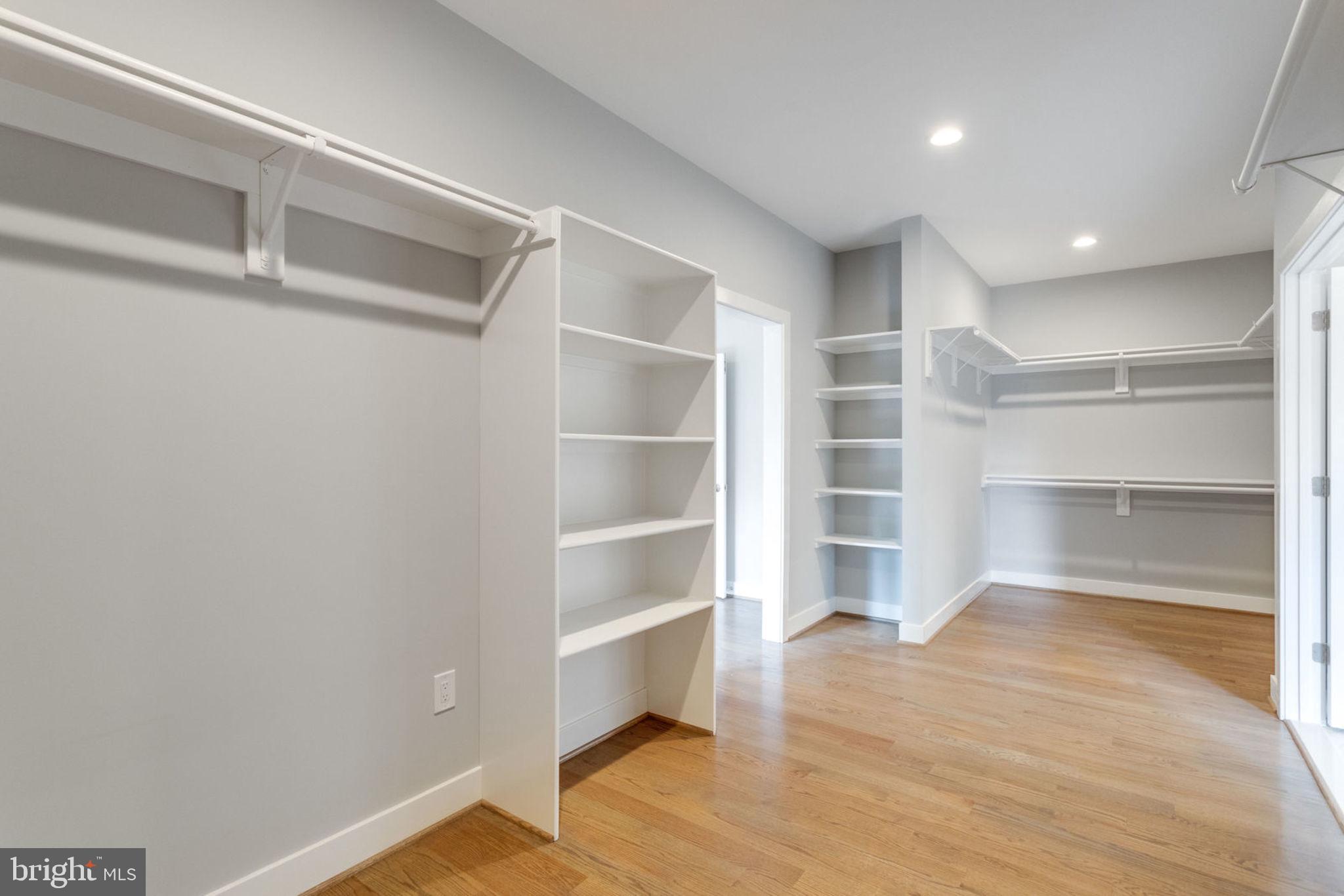 PIMMIT HILLS - Residential