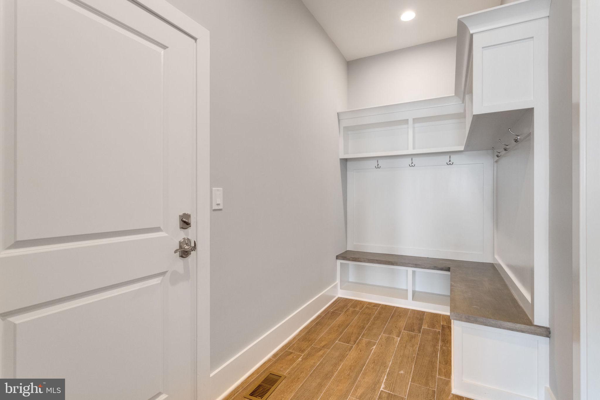 PIMMIT HILLS - Residential