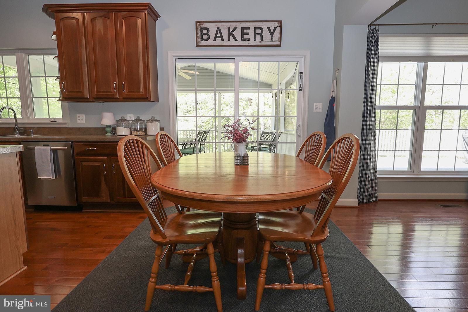 NEWTON MANOR - Residential