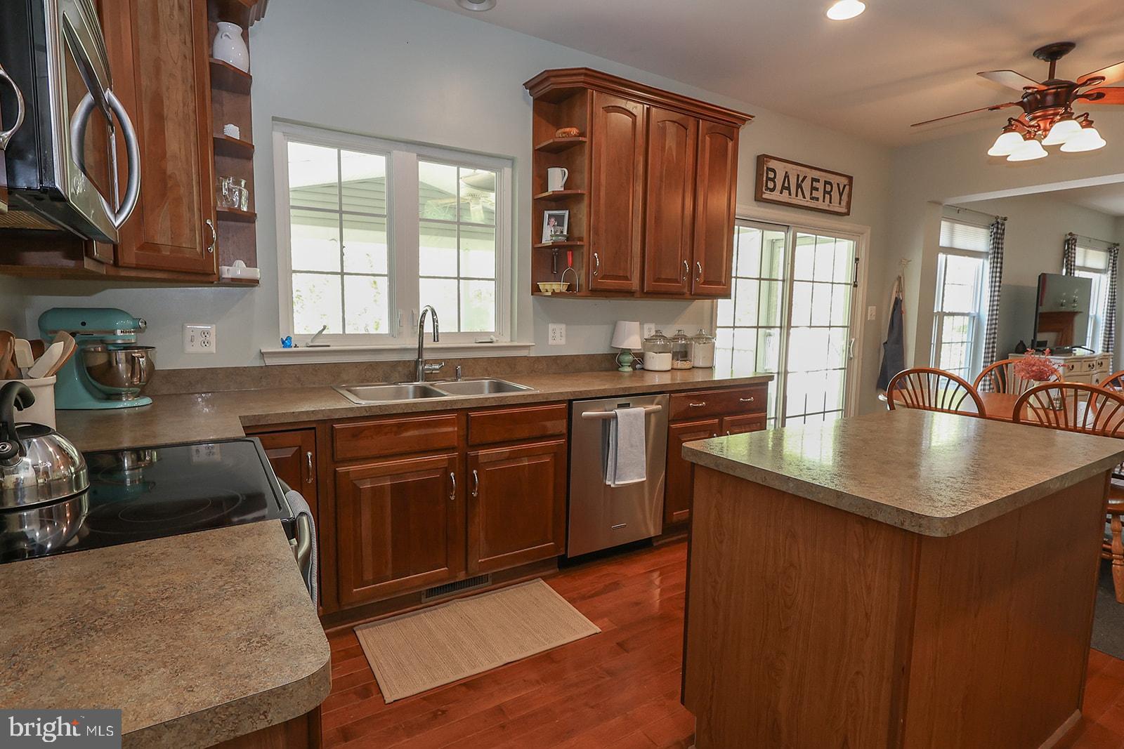 NEWTON MANOR - Residential