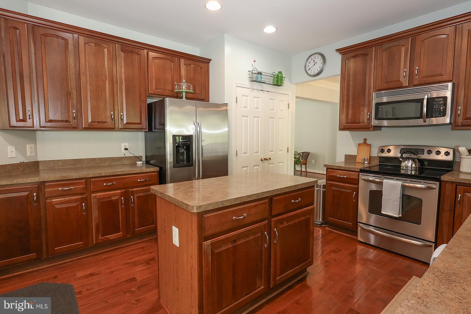 NEWTON MANOR - Residential